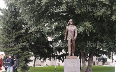 Памятник Николаю Булакину открыли этим утром