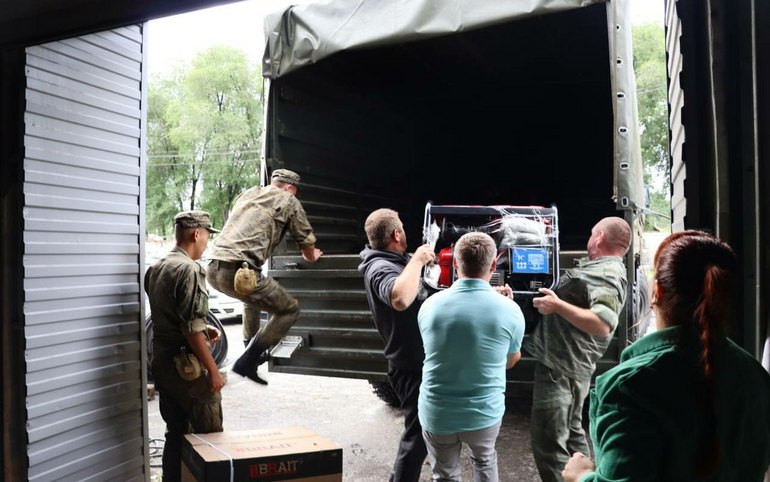 Партия гуманитарного груза ушла из Абакана на Донбасс