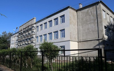 Ученики абаканской школы № 10 могут вернуться в родные стены только во второй четверти