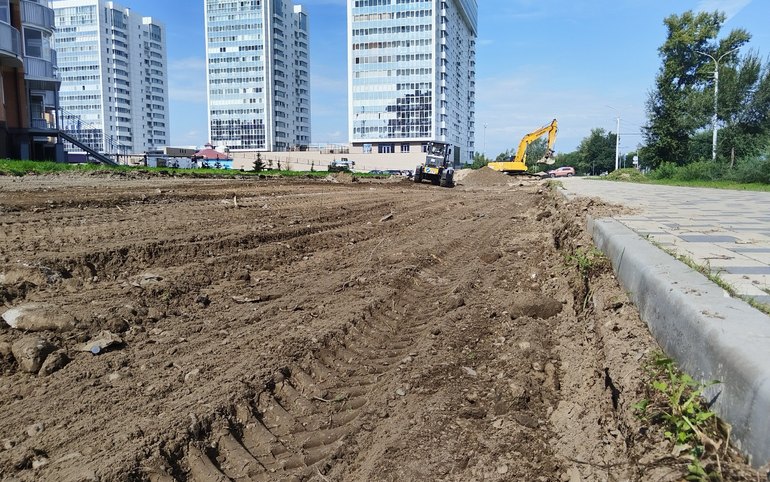 В границах Дружбы Народов, 39 – 43 благоустраивают территорию 