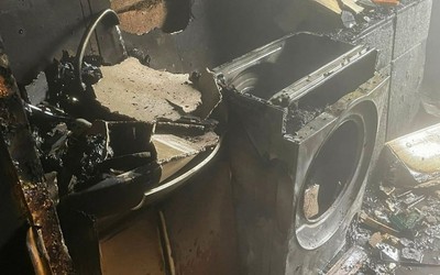 Из-за замыкания стиральной машины в Саяногорске тушили пожар в доме