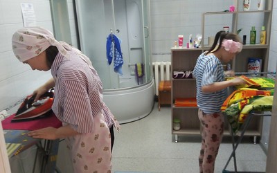 Воспитанников «Теремка» учат самостоятельности в учебно-тренировочной квартире