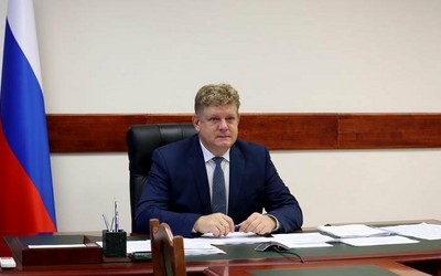 Строительство и ремонт соцобъектов в Хакасии полпред обсудил с жителями на личном приёме 