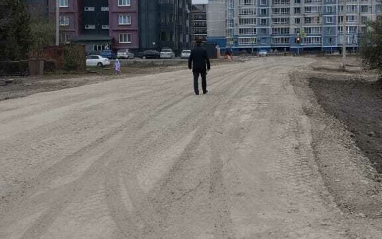 Основание дороги между магистральной Кирова и Богдана Хмельницкого почти готово