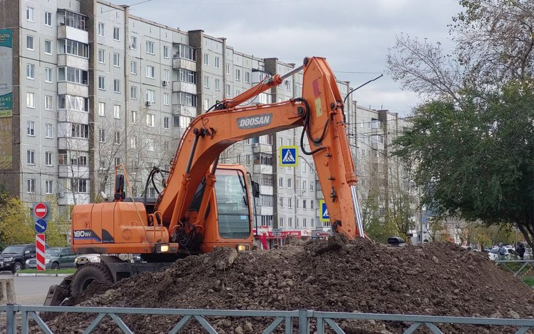 Восстановительные работы идут на сетях в Саяногорске. Вода поступила во все дома