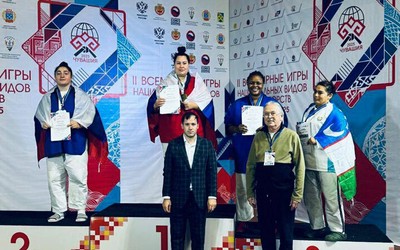 Саяногорская спортсменка взяла золото Кубка мира по борьбе на поясах