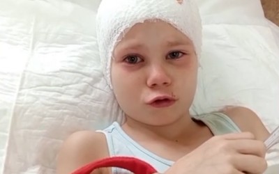 Первоклассница из Черногорска летит к московским врачам 3 декабря. На нее напала овчарка