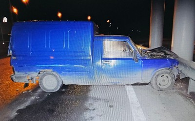 Хотел подрифтить на угнанном авто: в Хакасии 16-летний подросток врезался в отбойник