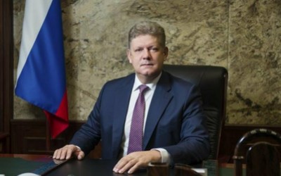 Анатолий Серышев поздравляет с Днём матери