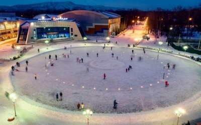 Хоккейные коробки и катки: где абаканцы смогут покататься