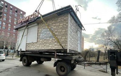 Торговый киоск в центре Абакана убрали из-за антисанитарии