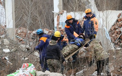 Спасатели искали людей на заброшенной птицефабрике в Алтайском районе