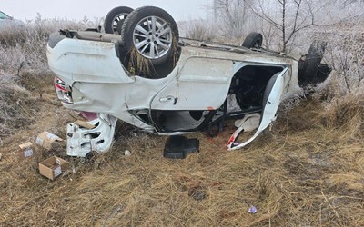 Трое человек пострадали в перевернувшейся Lada Granta в Усть-Абаканском районе