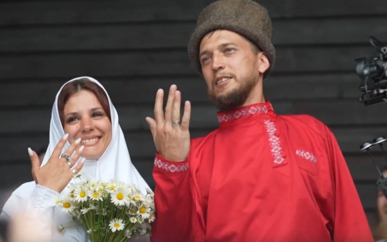 Влюбленных приглашают сыграть свадьбу на «Мире Сибири»