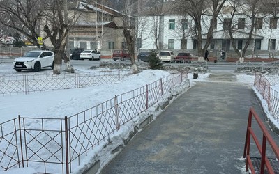 Из-за гололеда в Абазе не вышел городской автобус, а школьников отправили на дистанционку
