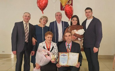 Неразлучны 60 лет: в Ширинском районе «бриллиантовую» свадьбу отметили супруги Нарожные