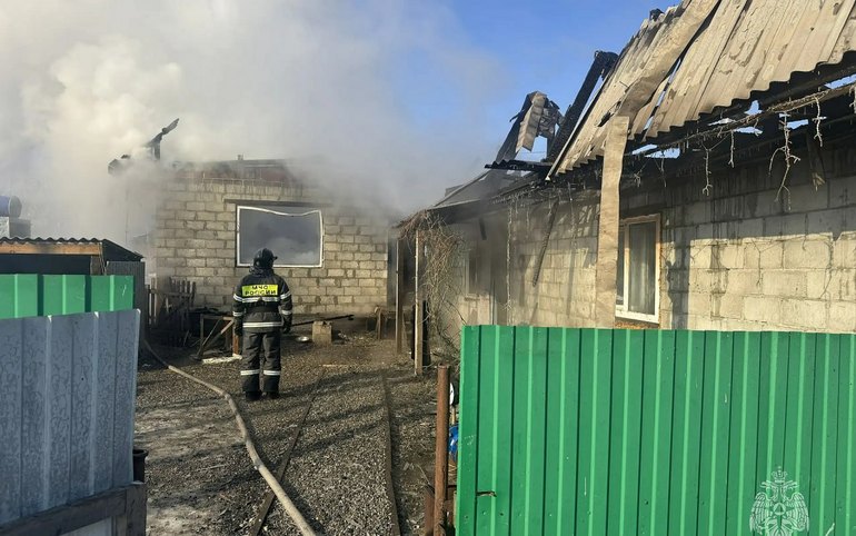 Мужчина погиб в пожаре в Троицком из-за непотушенной сигареты