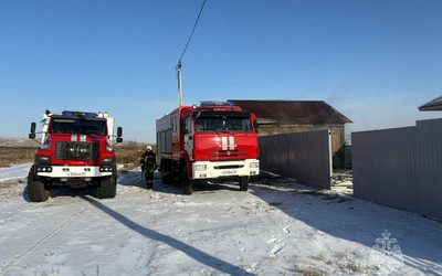 Toyota Vitz горела в частном секторе Абакана