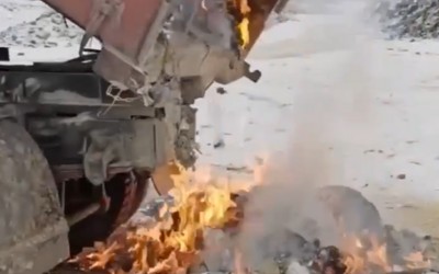 Мусоровоз загорелся на полигоне в Шира 
