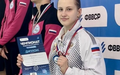 Золото и серебро завоевали абаканские пловцы на чемпионате и первенстве Сибири