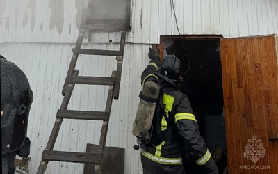 Жилой дом и мусоровоз тушили в Хакасии в минувшие сутки