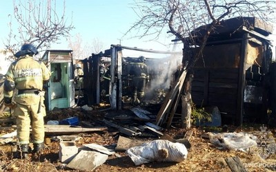 Из-за тлеющей золы и ветра горели надворные постройки в Бограде и сено в Белом Яре