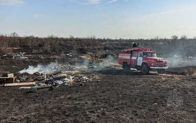 13 палов травы потушили в Хакасии за выходные