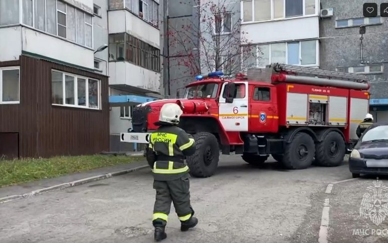 Из горящей квартиры спасли мужчину в Саяногорске