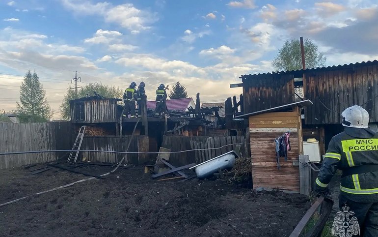 За праздничные выходные в Хакасии потушили 12 пожаров