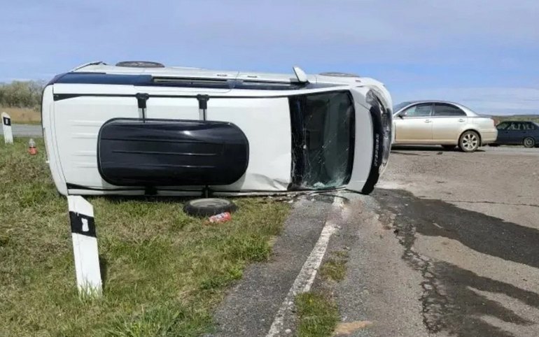 В Бейском районе в аварии пострадали трое детей