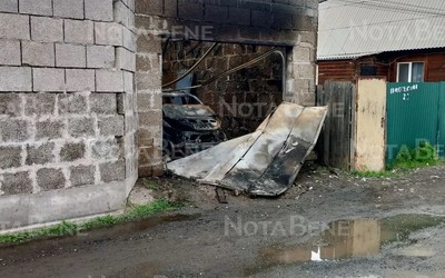 Два газовых баллона вынесли пожарные из горящего дома