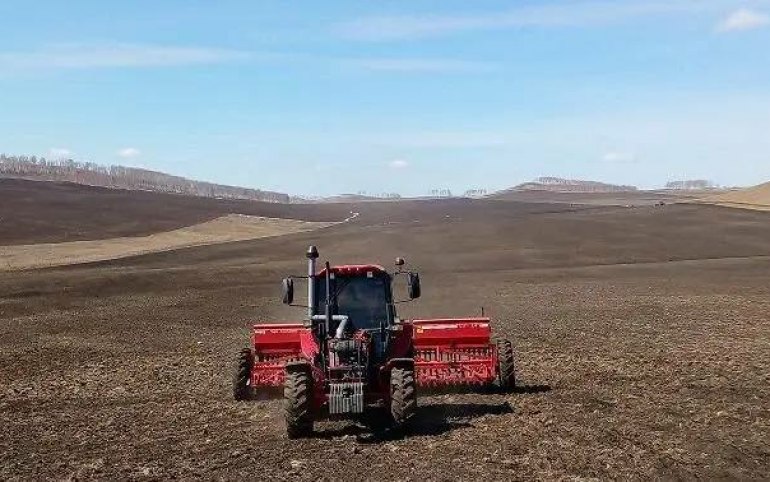 Около 15 тысяч гектаров уже засеяли земледельцы