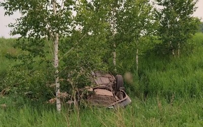 Водителя опрокинувшейся иномарки ищет ГАИ Хакасии. В аварии пострадал мужчина