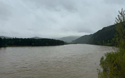 Уровень воды падает в Абазе