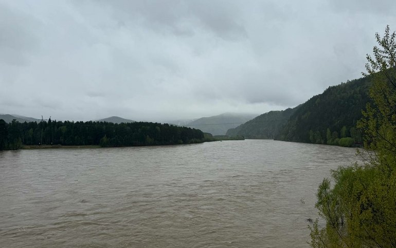 Уровень воды падает в Абазе