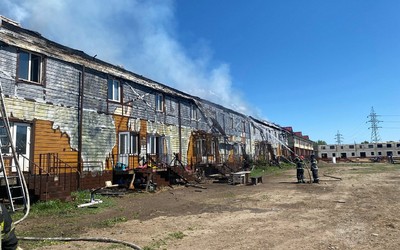 Открытый огонь на пожаре в Калинино ликвидирован. Горели 600 квадратов таунхауса 