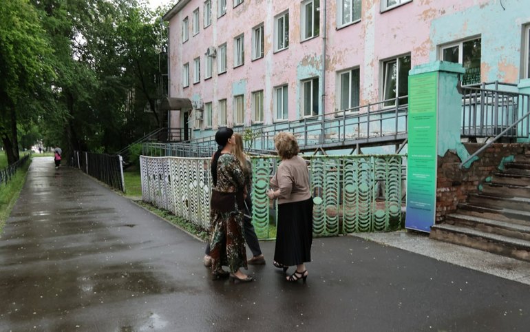 Облезшее здание УПК обновят в Абакане