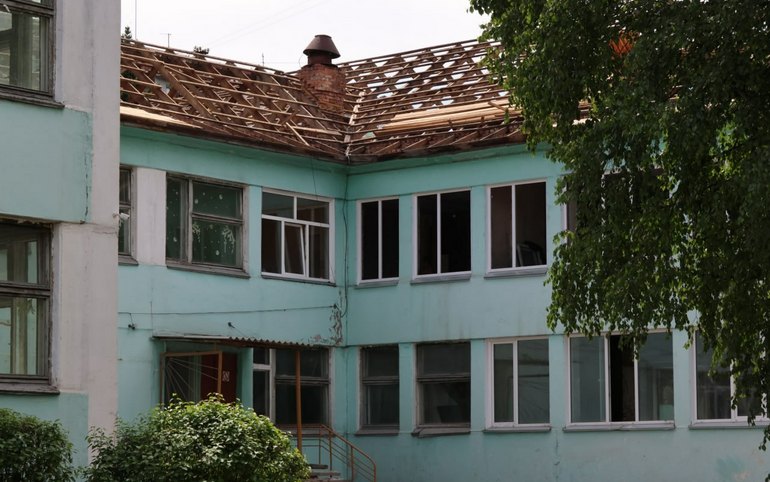Контракт с подрядчиком расторгла мэрия Абакана. Он капиталит библиотеку и детский сад
