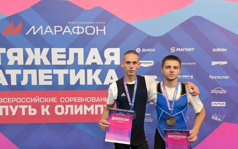 Тяжелоатлеты Хакасии завоевали золото и бронзу на Всероссийских соревнованиях