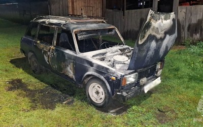 В аале Райков сгорел ВАЗ 2104