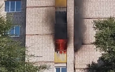 Квартиры на двух этажах сгорели в доме на Ленина, 29А в Абакане