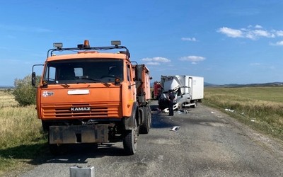 Дорожный рабочий и пассажир погибли в ДТП в Бейском районе