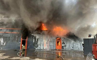 Тушили 600 квадратов: крупный пожар в магазине хозтоваров ликвидировали в Шира