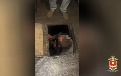 Похитил, избил и запер в подполье: в Хакасии задержали ревнивого агрессора