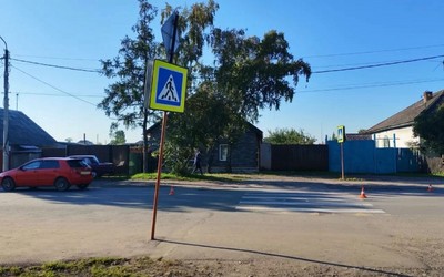 17-летнюю девушку сбили в Усть-Абакане. У нее переломы позвоночника и таза
