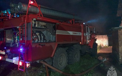 Машину, дом и баню тушили в выходные в Хакасии