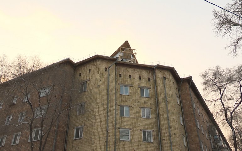 Ремонт крыши здания газеты «Хакасия» не затронет часов