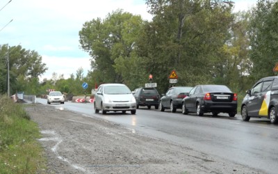 Ремонт моста через реку Ташеба продолжает собирать заторы