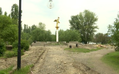 Работы в Преображенском парке Абакана встали
