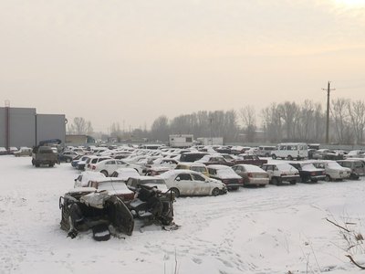 В Абакане владелец штрафстоянки вернёт деньги хозяевам машин 